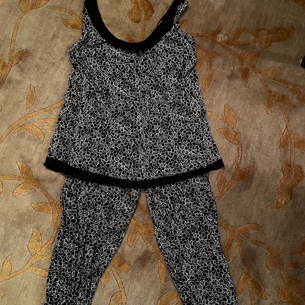 Patterned Ellen Tracy Pajama Set